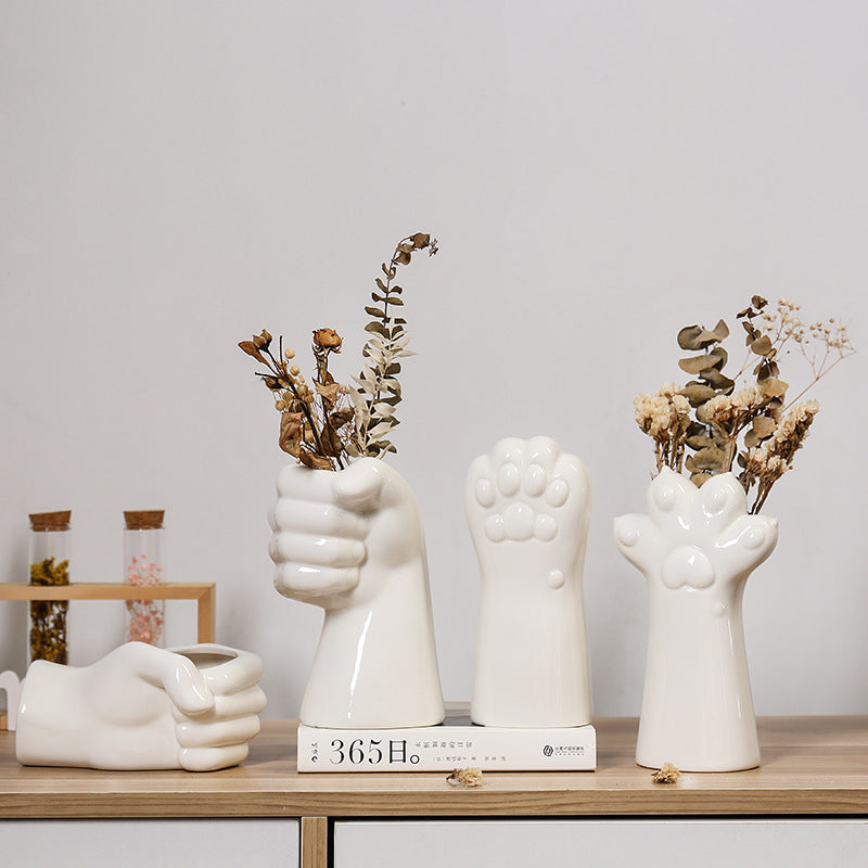 Vase en céramique épuré pour compositions florales