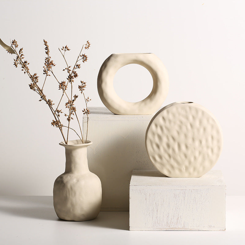 Vase en céramique style scandinave épuré